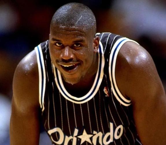 下半场爆发！约翰逊全场18中9，得到29分12板12助（下半场发力！约翰逊18投9中砍下29+12+12）