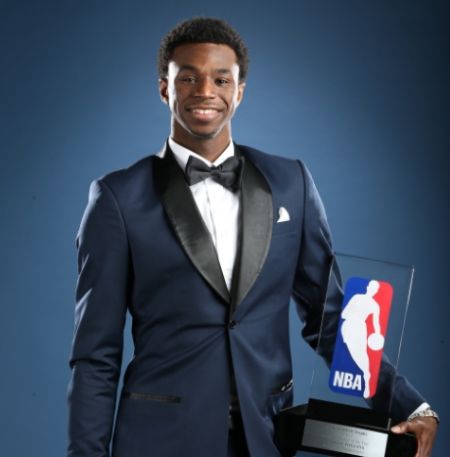 梅西：布斯克茨和阿尔巴能以这样的方式退役非常美好（梅西：布斯克茨、阿尔巴能以这种方式退役，令人欣慰）