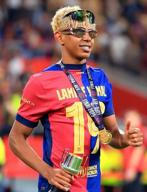 女子篮球联盟赛季焦点球员表现（女篮联赛本季焦点球员表现盘点）