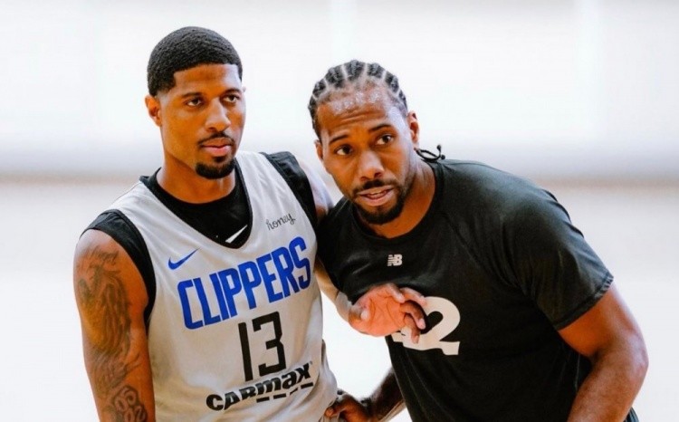 记者：赫伊森等5名后卫缺席皇马训练，阿森西奥遭遇病毒感染（据记者报道，皇马训练赫伊森等5名后卫缺席，阿森西奥感染病毒）