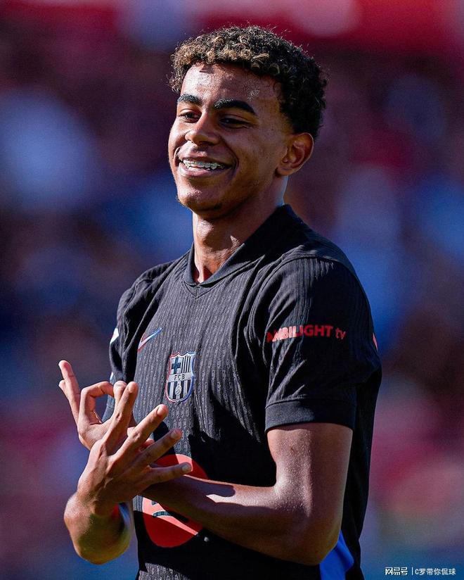 英超曼城与切尔西积分榜竞争激烈（英超积分榜之争白热化：曼城与切尔西争锋）