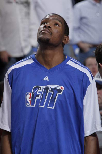 图片报：阿德耶米妻子希望他能选择一个欧洲大城市作为下一站（图片报：阿德耶米妻子盼他将下一站选在欧洲大都市）