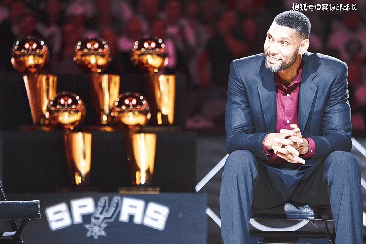 英媒：拜仁有意在一月永久签下梅努，已和他的经纪人直接会谈（英媒：拜仁计划一月永久引进梅努，已与其经纪人直接面谈）