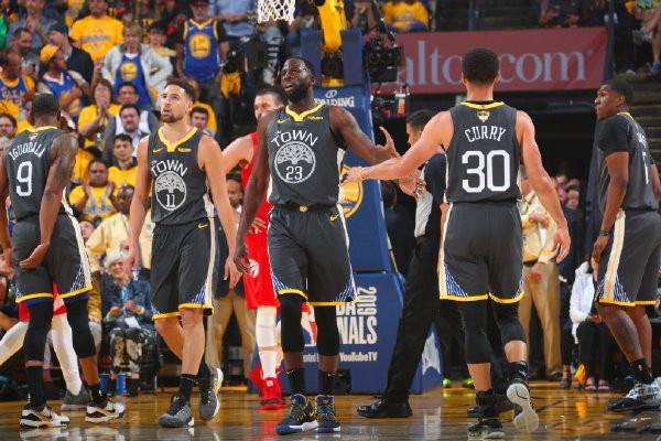 算上杯赛夺冠，本赛季阿奴诺比出战时尼克斯胜率达76%（包括杯赛夺冠在内，阿奴诺比出场时尼克斯本季胜率达76%）