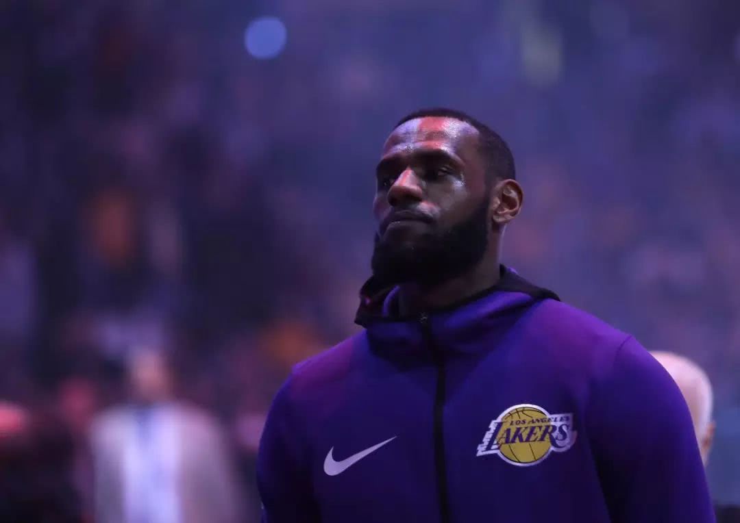 巴萨旧将：我的两座欧冠总被开玩笑；亚马尔达不到梅西的高度（前巴萨球员：两夺欧冠却常被调侃，亚马尔难以企及梅西）