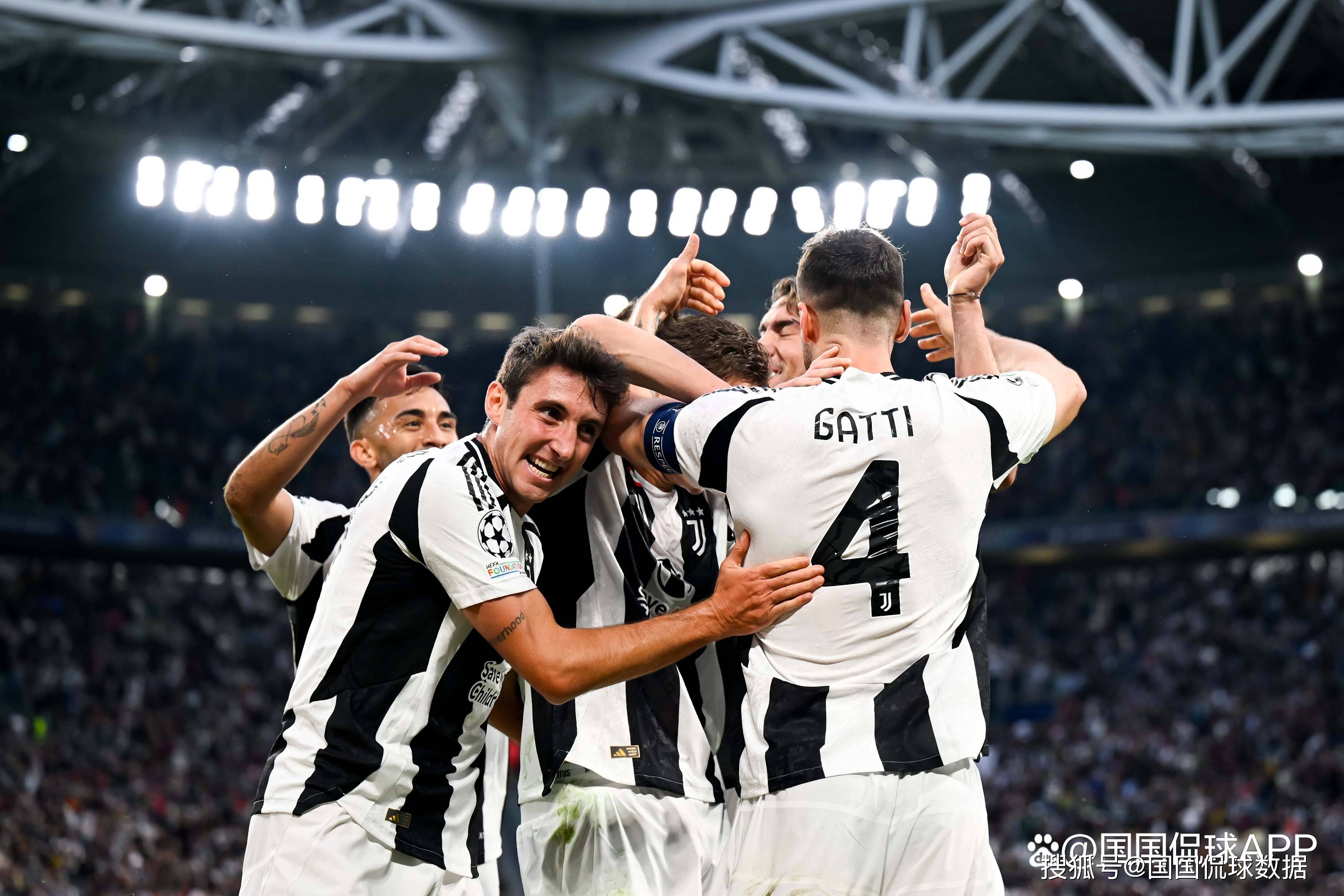 足球报：申花将利用今年最后两场亚冠来决定人员的去留（足球报：申花将以收官两场亚冠确定人员去留）