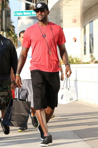 乔纳森-戴维：我可以踢任何位置；一直在训练后进行加练（乔纳森-戴维：可踢任意位置，训练后坚持加练）